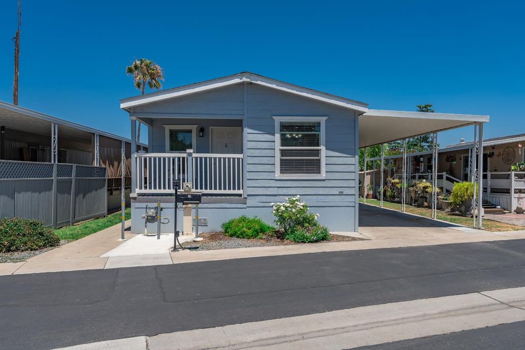 Image 1 of property listing at 1650 Villa Avenue # 28, Clovis, CA 93612