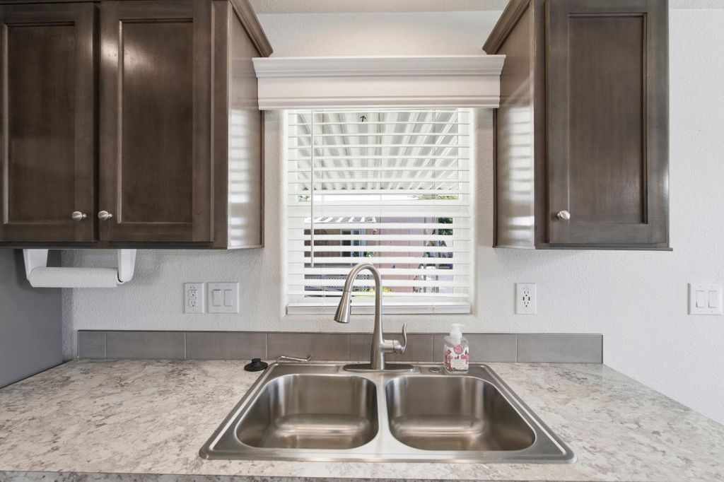 Image 12 of property listing at 1650 Villa Avenue # 28, Clovis, CA 93612