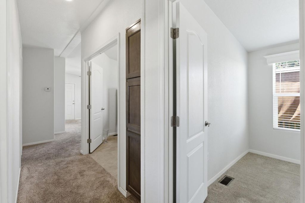 Image 15 of property listing at 1650 Villa Avenue # 28, Clovis, CA 93612
