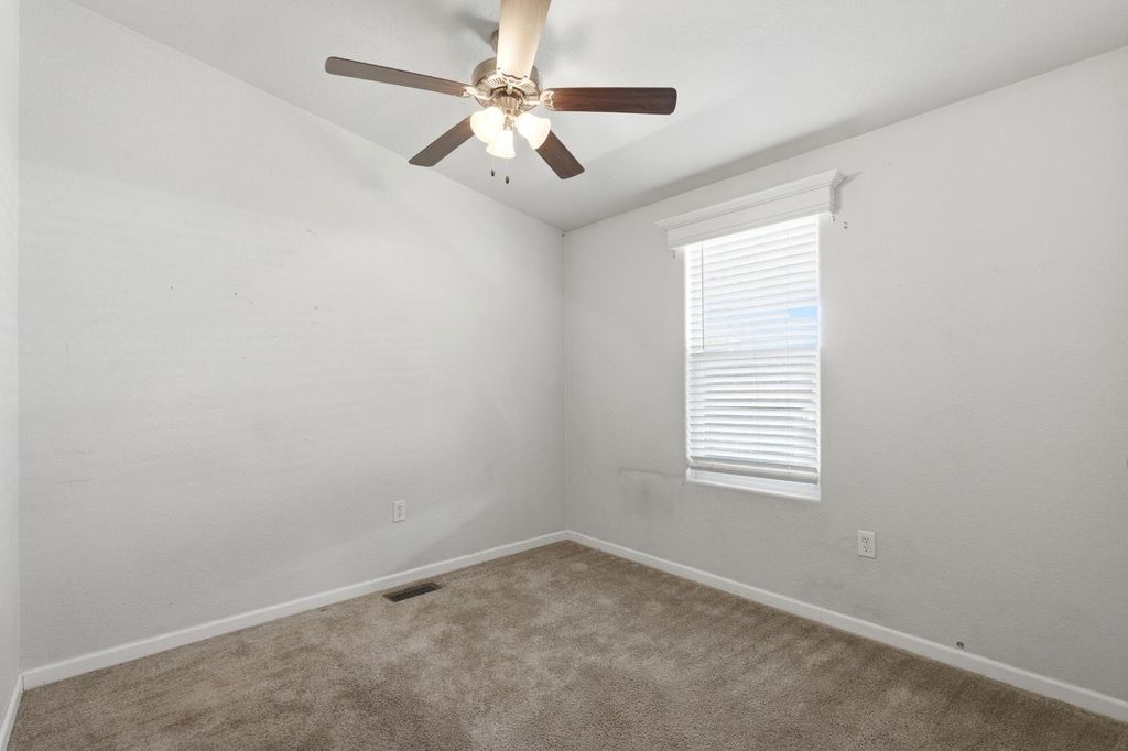 Image 16 of property listing at 1650 Villa Avenue # 28, Clovis, CA 93612