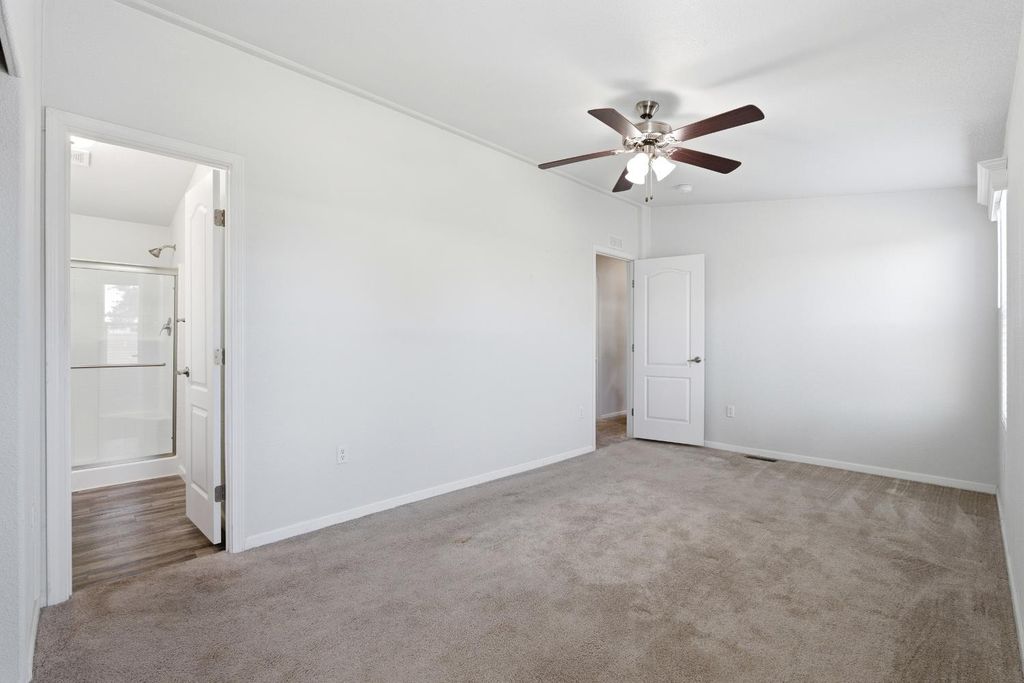 Image 19 of property listing at 1650 Villa Avenue # 28, Clovis, CA 93612