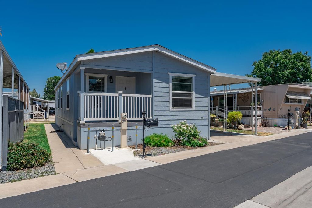 Image 24 of property listing at 1650 Villa Avenue # 28, Clovis, CA 93612
