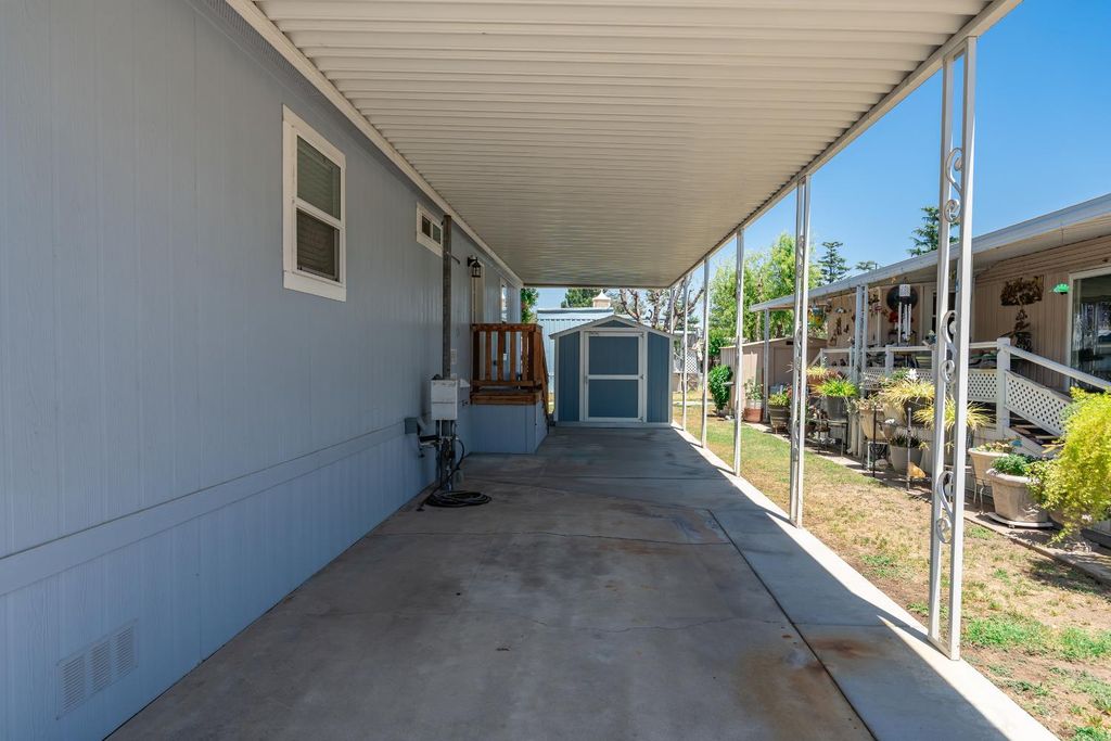 Image 25 of property listing at 1650 Villa Avenue # 28, Clovis, CA 93612