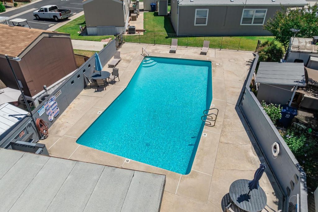 Image 30 of property listing at 1650 Villa Avenue # 28, Clovis, CA 93612