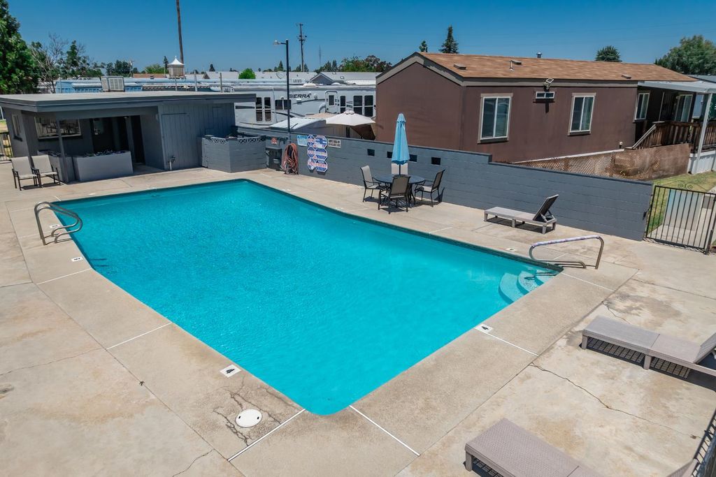 Image 32 of property listing at 1650 Villa Avenue # 28, Clovis, CA 93612