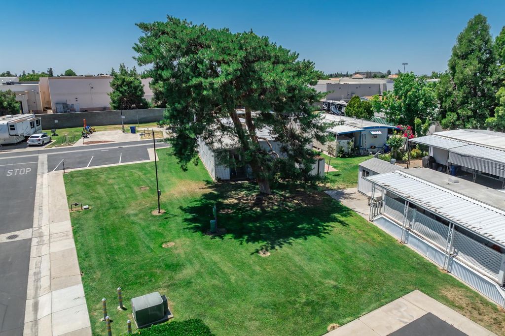 Image 34 of property listing at 1650 Villa Avenue # 28, Clovis, CA 93612
