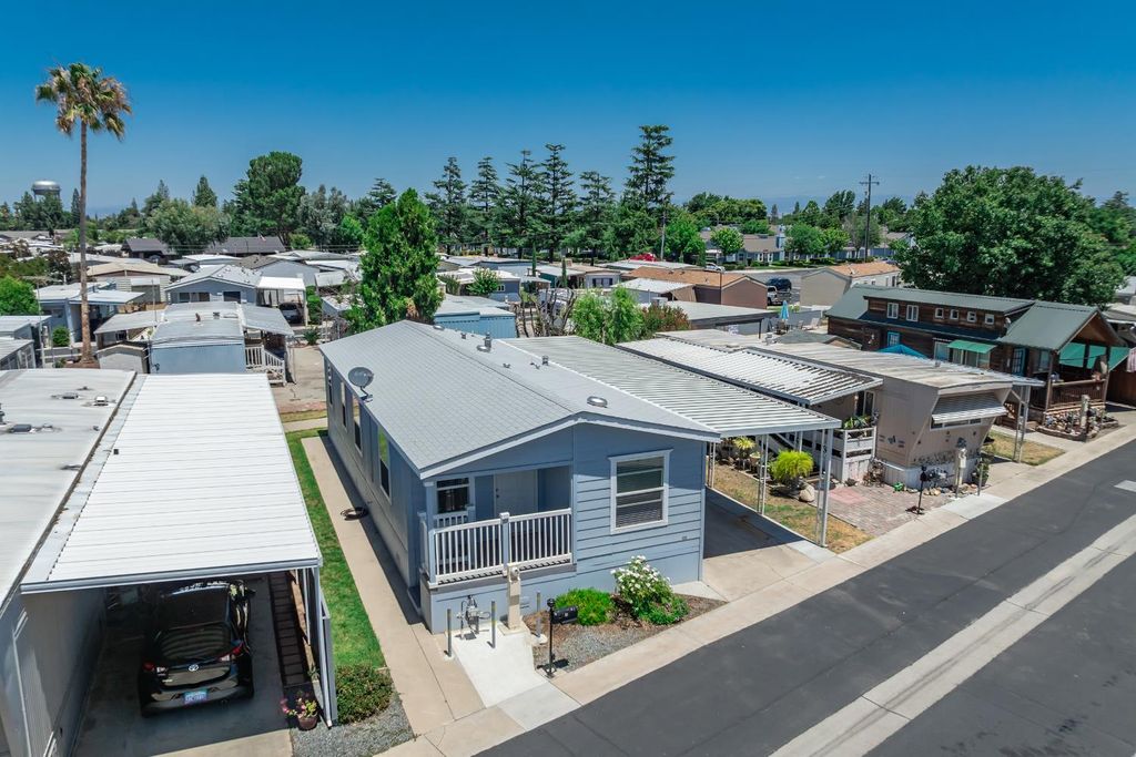 Image 41 of property listing at 1650 Villa Avenue # 28, Clovis, CA 93612