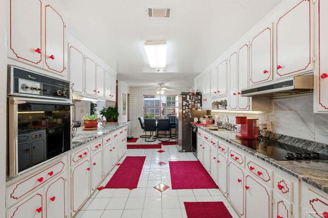 964 Vestavia Way, Gulf Breeze, FL 32563