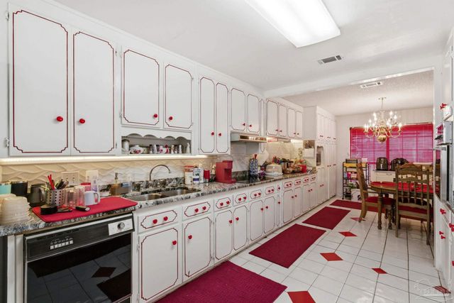 964 Vestavia Way, Gulf Breeze, FL 32563