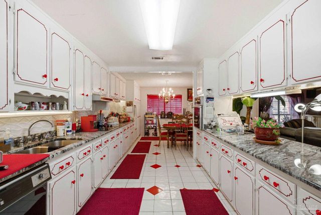 964 Vestavia Way, Gulf Breeze, FL 32563