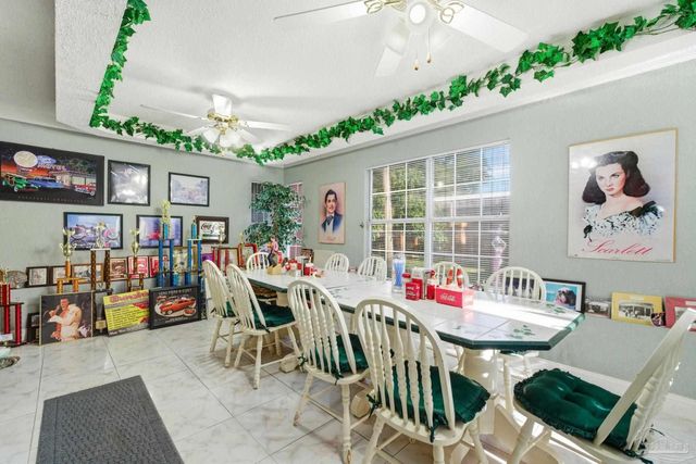 964 Vestavia Way, Gulf Breeze, FL 32563