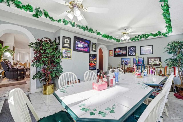 964 Vestavia Way, Gulf Breeze, FL 32563