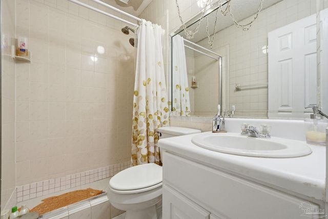 964 Vestavia Way, Gulf Breeze, FL 32563