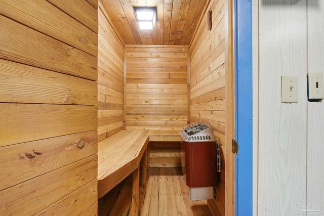 964 Vestavia Way, Gulf Breeze, FL 32563