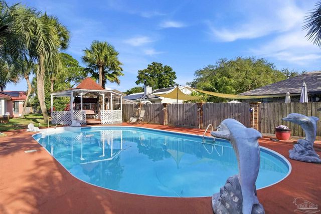 964 Vestavia Way, Gulf Breeze, FL 32563