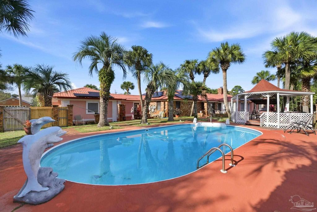 964 Vestavia Way, Gulf Breeze, FL 32563