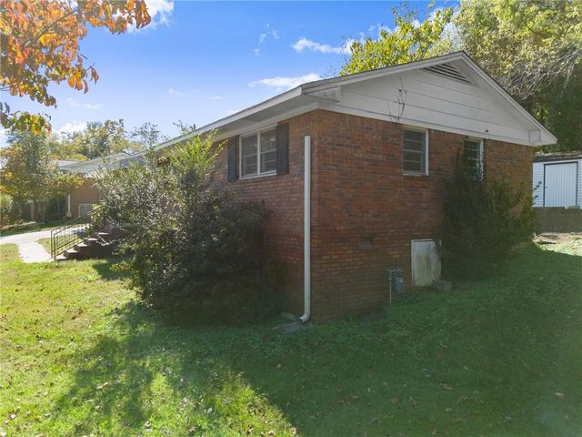 574 S Sage Street S, Toccoa, GA 30577