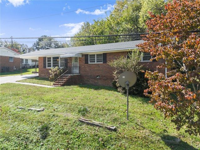 574 S Sage Street S, Toccoa, GA 30577