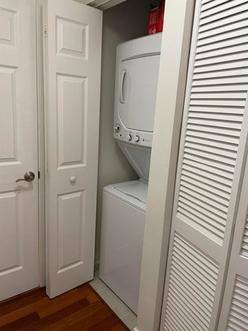 780 S Sapodilla Avenue 412, West Palm Beach, FL 33401