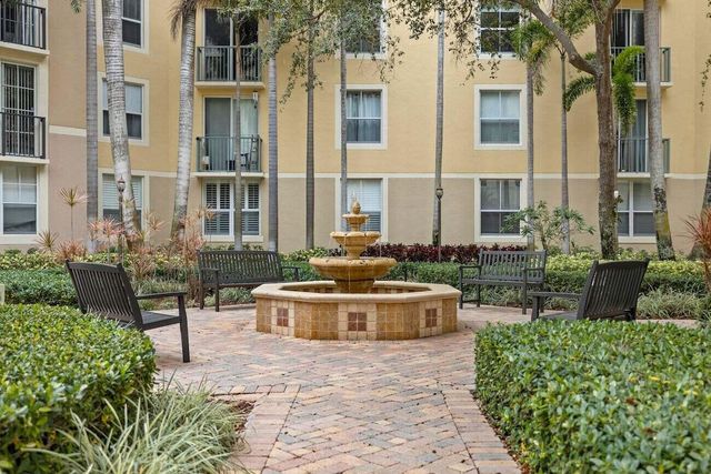 780 S Sapodilla Avenue 412, West Palm Beach, FL 33401