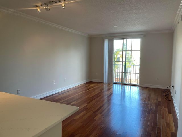 780 S Sapodilla Avenue 412, West Palm Beach, FL 33401
