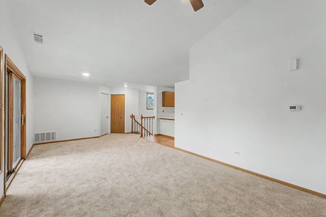 1953 N Coldspring Road, Arlington Heights, IL 60004
