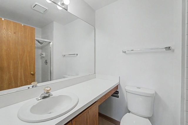 1953 N Coldspring Road, Arlington Heights, IL 60004