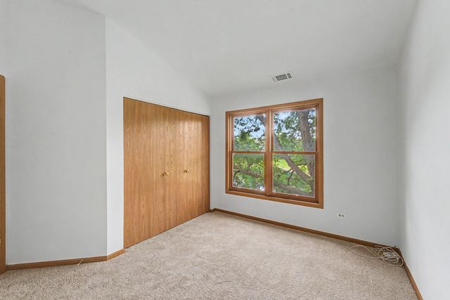 1953 N Coldspring Road, Arlington Heights, IL 60004