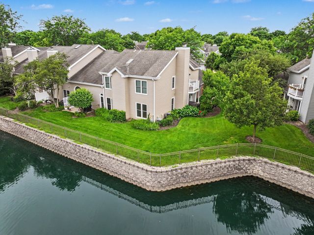 1953 N Coldspring Road, Arlington Heights, IL 60004