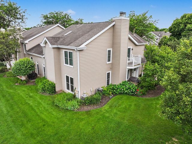 1953 N Coldspring Road, Arlington Heights, IL 60004