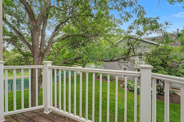 1953 N Coldspring Road, Arlington Heights, IL 60004