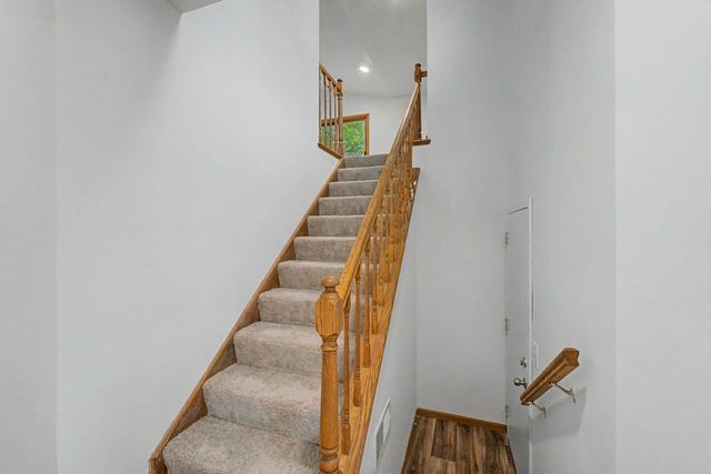 1953 N Coldspring Road, Arlington Heights, IL 60004