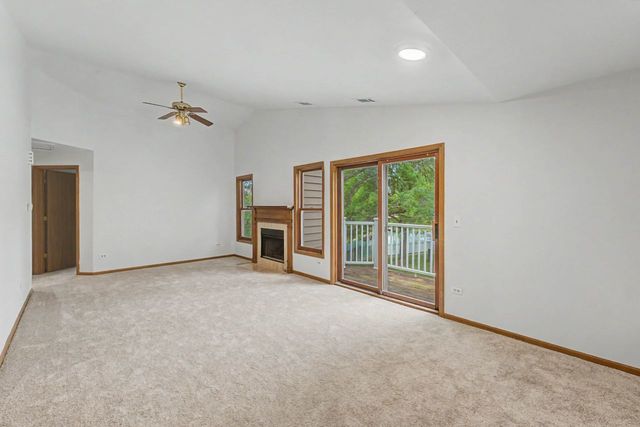 1953 N Coldspring Road, Arlington Heights, IL 60004