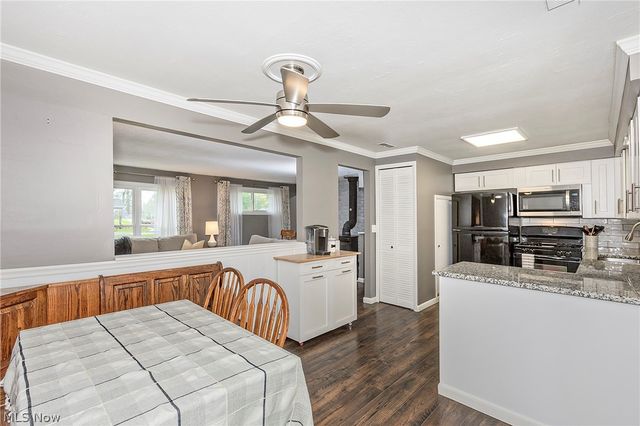 1924 Westwood Drive, Twinsburg, OH 44087