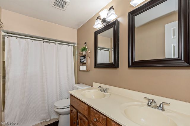 1924 Westwood Drive, Twinsburg, OH 44087