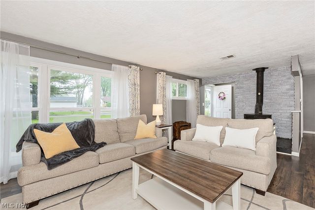 1924 Westwood Drive, Twinsburg, OH 44087