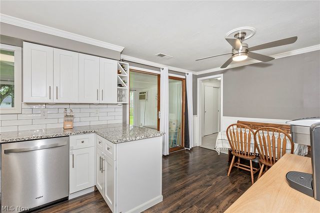 1924 Westwood Drive, Twinsburg, OH 44087