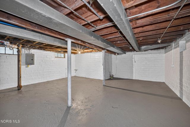 901 Toronto Avenue, Toledo, OH 43609