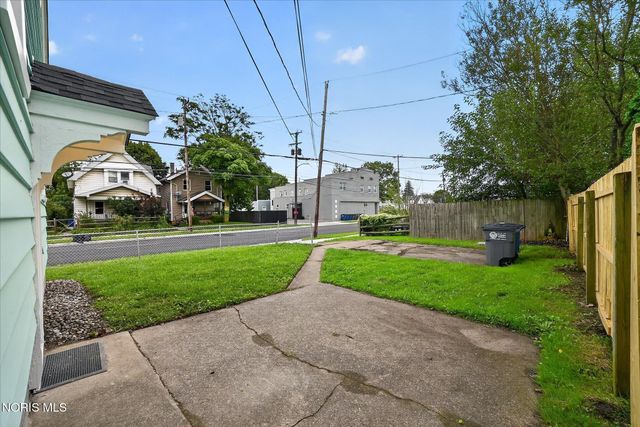 901 Toronto Avenue, Toledo, OH 43609