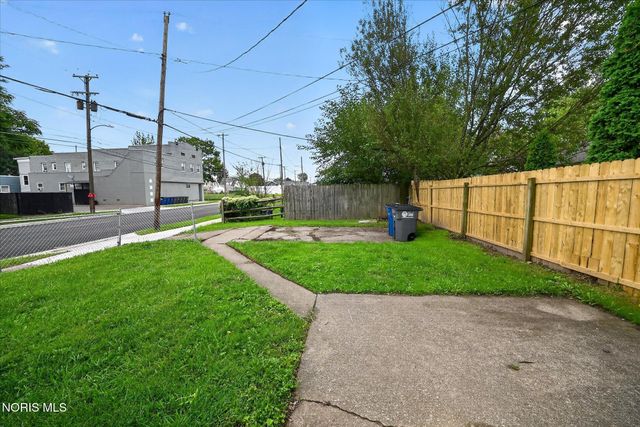 901 Toronto Avenue, Toledo, OH 43609