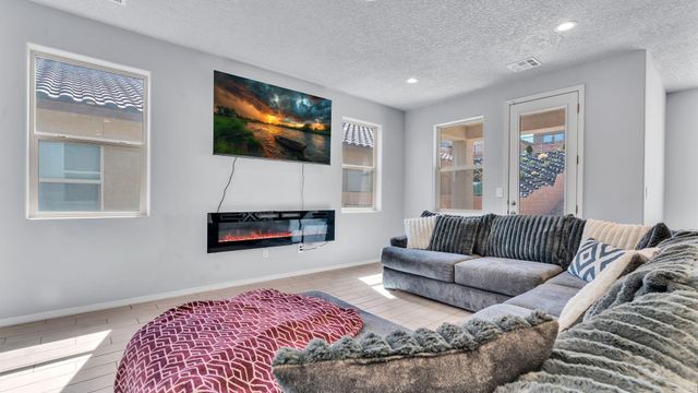 1861 Tesoro Loop NW, Los Lunas, NM 87031