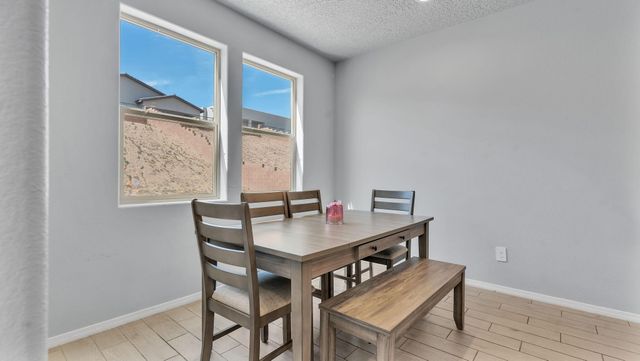 1861 Tesoro Loop NW, Los Lunas, NM 87031
