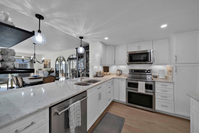 1928 Bechelli Lane, Redding, CA 96002