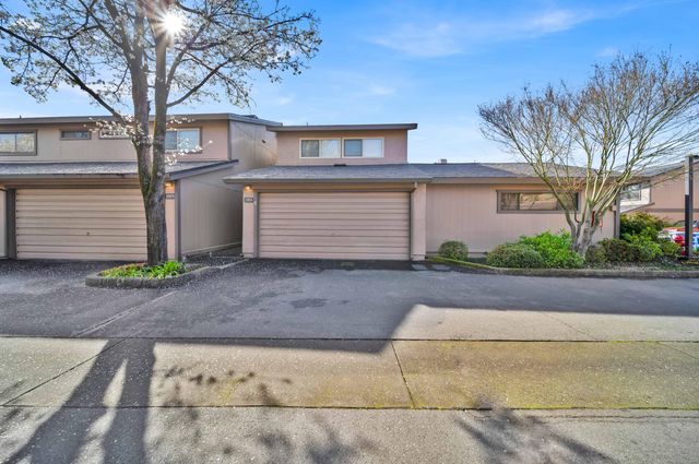 1928 Bechelli Lane, Redding, CA 96002