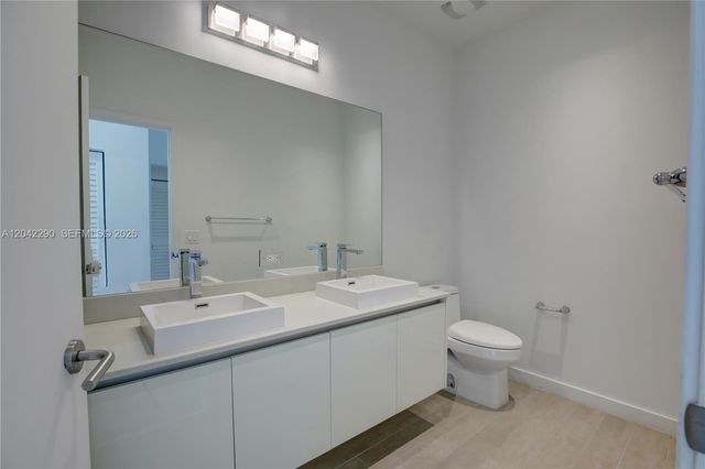 1600 SW 1st Avenue TH09, Miami, FL 33129
