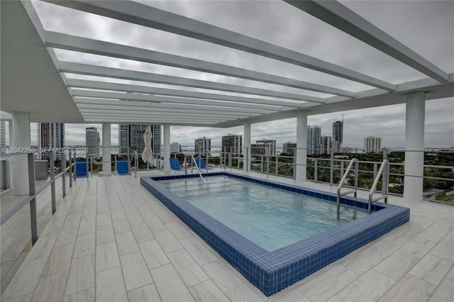 1600 SW 1st Avenue TH09, Miami, FL 33129