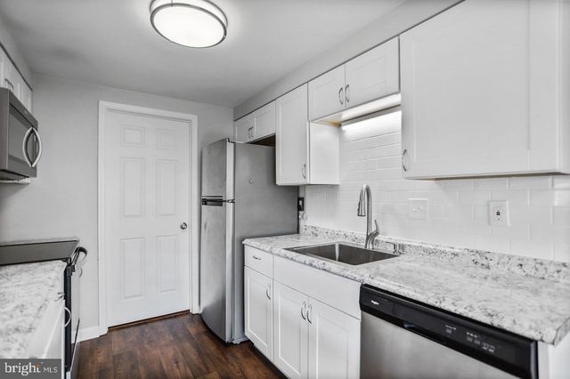 1523 KENSINGTON DR, Hagerstown, MD 21742