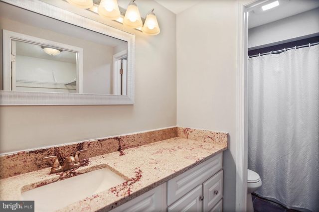 1523 KENSINGTON DR, Hagerstown, MD 21742