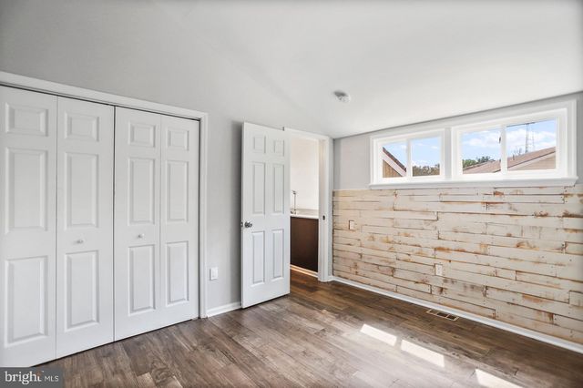 1523 KENSINGTON DR, Hagerstown, MD 21742