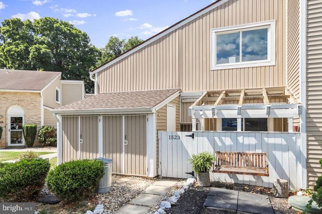 1523 KENSINGTON DR, Hagerstown, MD 21742